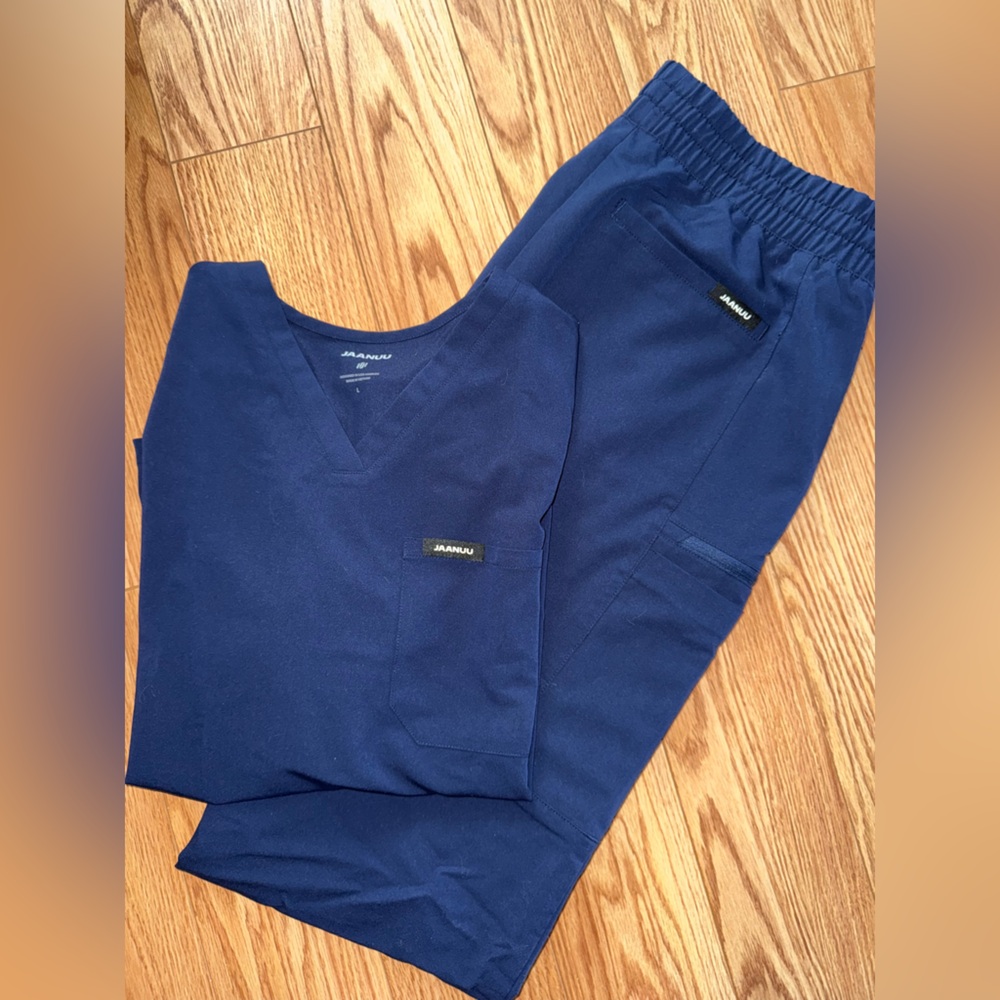Jaanuu Navy Scrub Set